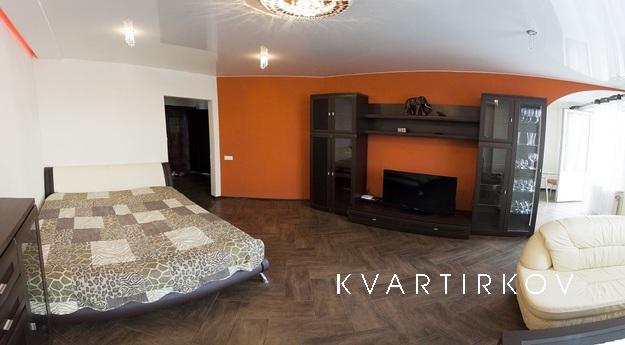 Однокомнатная светлая студия, Тюмень - квартира посуточно