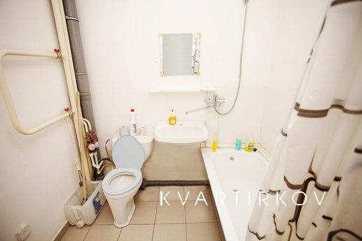 Однокомнатная светлая квартира эконом, Тюмень - квартира посуточно