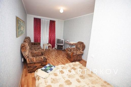 Однокомнатная светлая квартира эконом, Тюмень - квартира посуточно