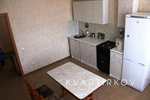 Bedroom large bright apartment, Tyumen - apartment by the day