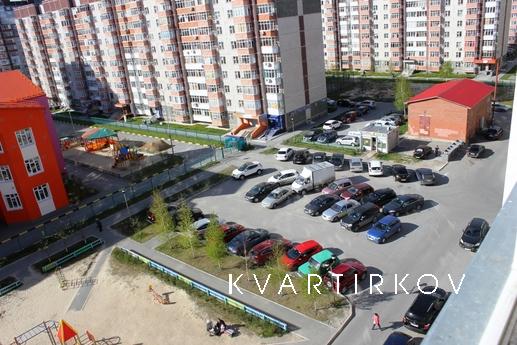 Bedroom large bright apartment, Tyumen - apartment by the day