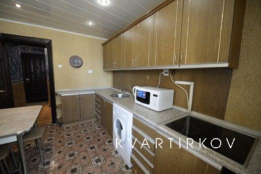 Bedroom bright apartment, Tyumen - apartment by the day