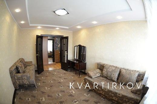 Bedroom bright apartment, Tyumen - apartment by the day