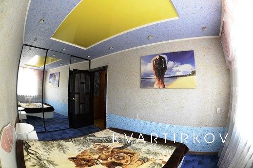 Bedroom bright apartment, Tyumen - apartment by the day