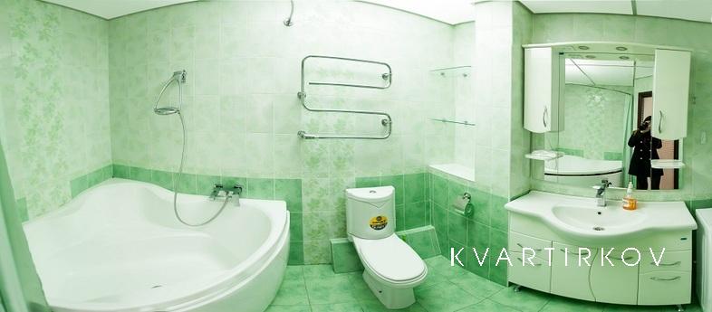 Трехкомнатная чистая квартира в центре, Тюмень - квартира посуточно