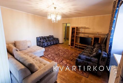 Трехкомнатная чистая квартира в центре, Тюмень - квартира посуточно