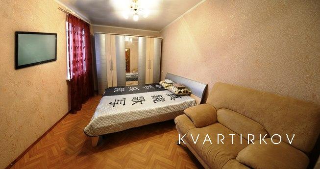 90м2 два балкона. Удобный выезд. Дом расположен на перекрест