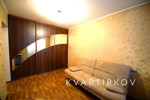 Трехкомнатная светлая квартира, Тюмень - квартира посуточно