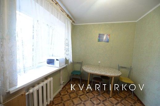 Трехкомнатная светлая квартира, Тюмень - квартира посуточно