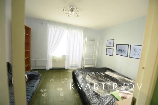 Четырехкомнатная большая квартира, Тюмень - квартира посуточно