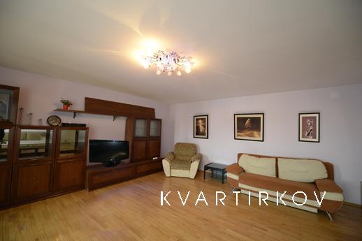 Четырехкомнатная большая квартира, Тюмень - квартира посуточно