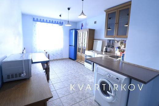 Четырехкомнатная большая квартира, Тюмень - квартира посуточно