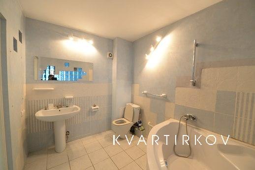 Четырехкомнатная большая квартира, Тюмень - квартира посуточно