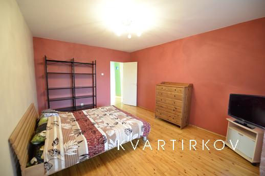 Четырехкомнатная большая квартира, Тюмень - квартира посуточно