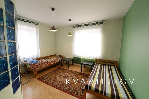 Четырехкомнатная большая квартира, Тюмень - квартира посуточно