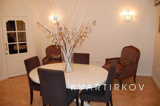 Quiet, made in bright colors, Lviv - apartment by the day