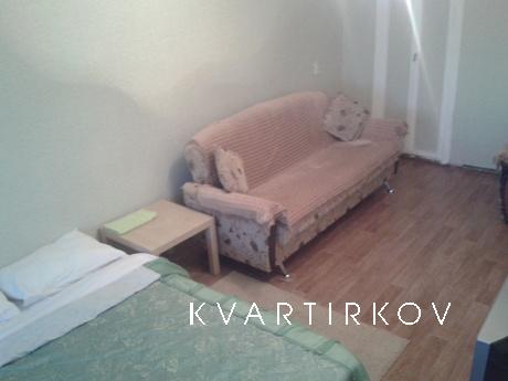 Сдам кв. посуточно 
1кком. квартира 36км.на 4 этаже 9 этажно