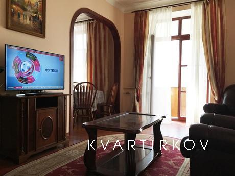 Apartment on the Boulevard of Shevchenko, Kyiv - apartment by the day