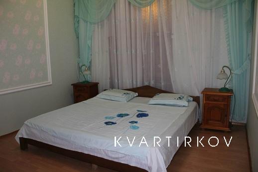 2 bedroom apartment on Deribasovskaya, Odessa - apartment by the day