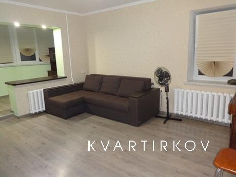 Rent an apartment in excellent condition, Chernomorsk (Illichivsk) - apartment by the day