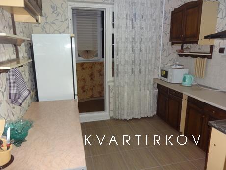 Rent an apartment in excellent condition, Chernomorsk (Illichivsk) - apartment by the day