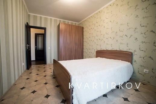 Аквапарк Ривьера находится прямо напротив, в шаговой доступн