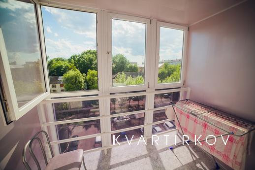 Посуточно Уфа, 8 Марта, 32/1(122) 6 этаж, Уфа - квартира посуточно