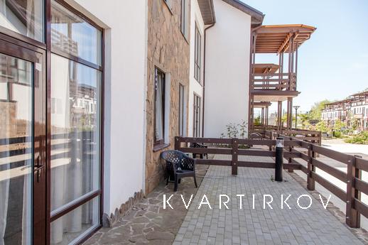 Большая студия в шикарном коттеджном комплексе с собственным