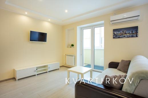 Light studio VIP, Mykolaiv - apartment by the day
