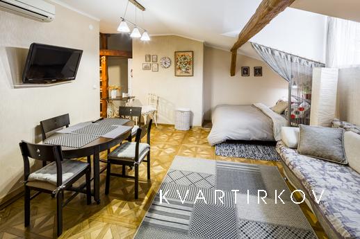 The apartment is next to the Opera House, Lviv - apartment by the day