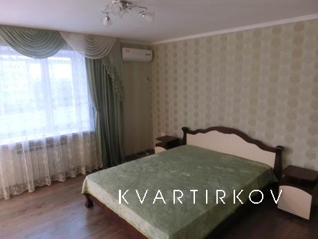 A cozy studio apartment for two in the center of the city. R