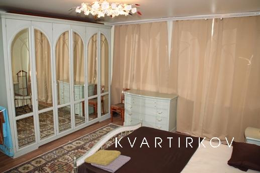 Квартира только после ремонта, современная добротная мебель,