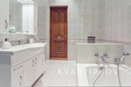 Apartment LUX Gorodetsky Maidan parking, Kyiv - apartment by the day