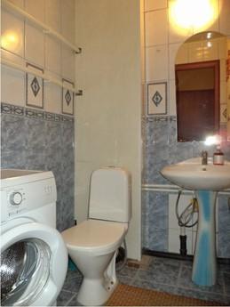 1 КОМНАТНАЯ КВАРТИРА НА НАБЕРЕЖНОЙ, Нижневартовск - квартира посуточно