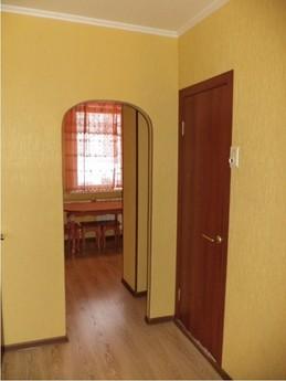 1 КОМНАТНАЯ КВАРТИРА НА НАБЕРЕЖНОЙ, Нижневартовск - квартира посуточно