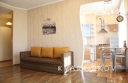 New apartments in the heart of the Dniep, Dnipro (Dnipropetrovsk) - apartment by the day