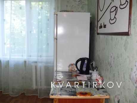 Квартира находится в самом центре Чернигова, в тихом месте. 