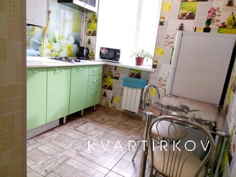 Daily 1-room apartment on GenPetrova st., Odessa - apartment by the day