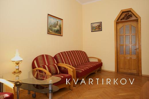 3-bedroom apartment on Bessarabka, Kyiv - apartment by the day