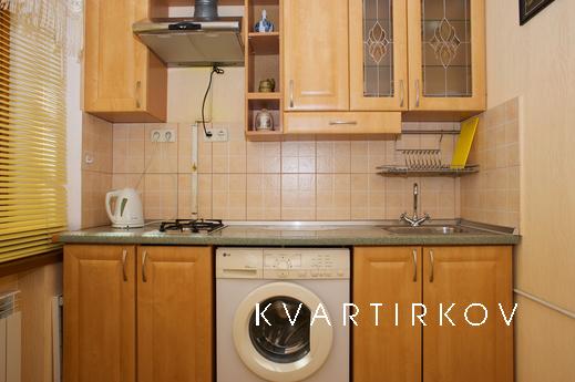 3-трикімнатні апартаменти на Бессарабці, Київ - квартира подобово