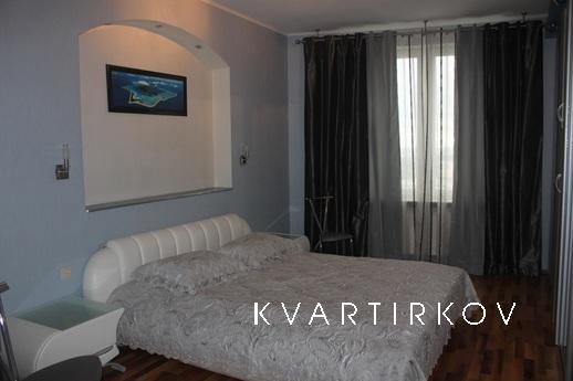 2-bedroom apartment for hours, days near the metro. The apar