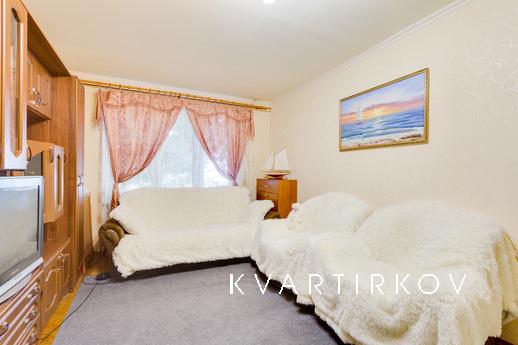 1 bedroom apartment near the metro, Moscow - apartment by the day