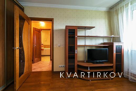 Apartment with a modern renovation, Подольськ - квартира подобово