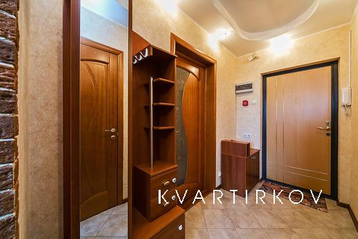 Apartment with a modern renovation, Подольськ - квартира подобово