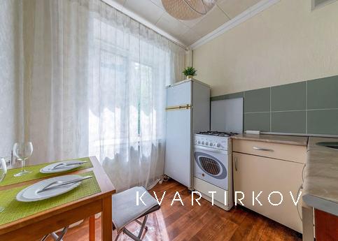 Уютная квартира у метро, Москва - квартира посуточно