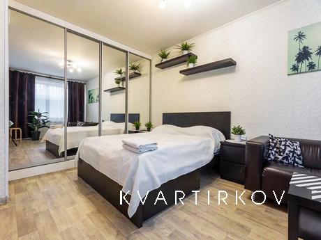 Уютная, просторная, красивая квартира! Расположена в пешей д