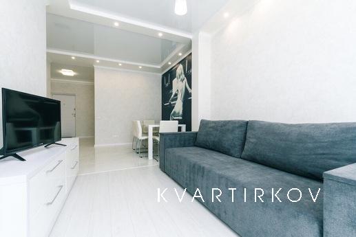 Calm and style on Dragomanova 2A., Kyiv - apartment by the day