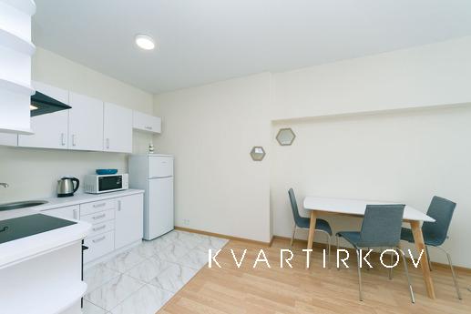 Two-room apartment in the SmartHouse residential complex, near the subway., Kyiv - apartment by the day