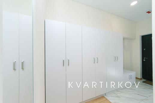 Двокімнатна в ЖК SmartHouse, біля метро., Київ - квартира подобово