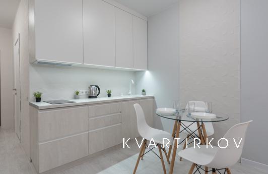 Quiet studio with panoramic views., Kyiv - apartment by the day